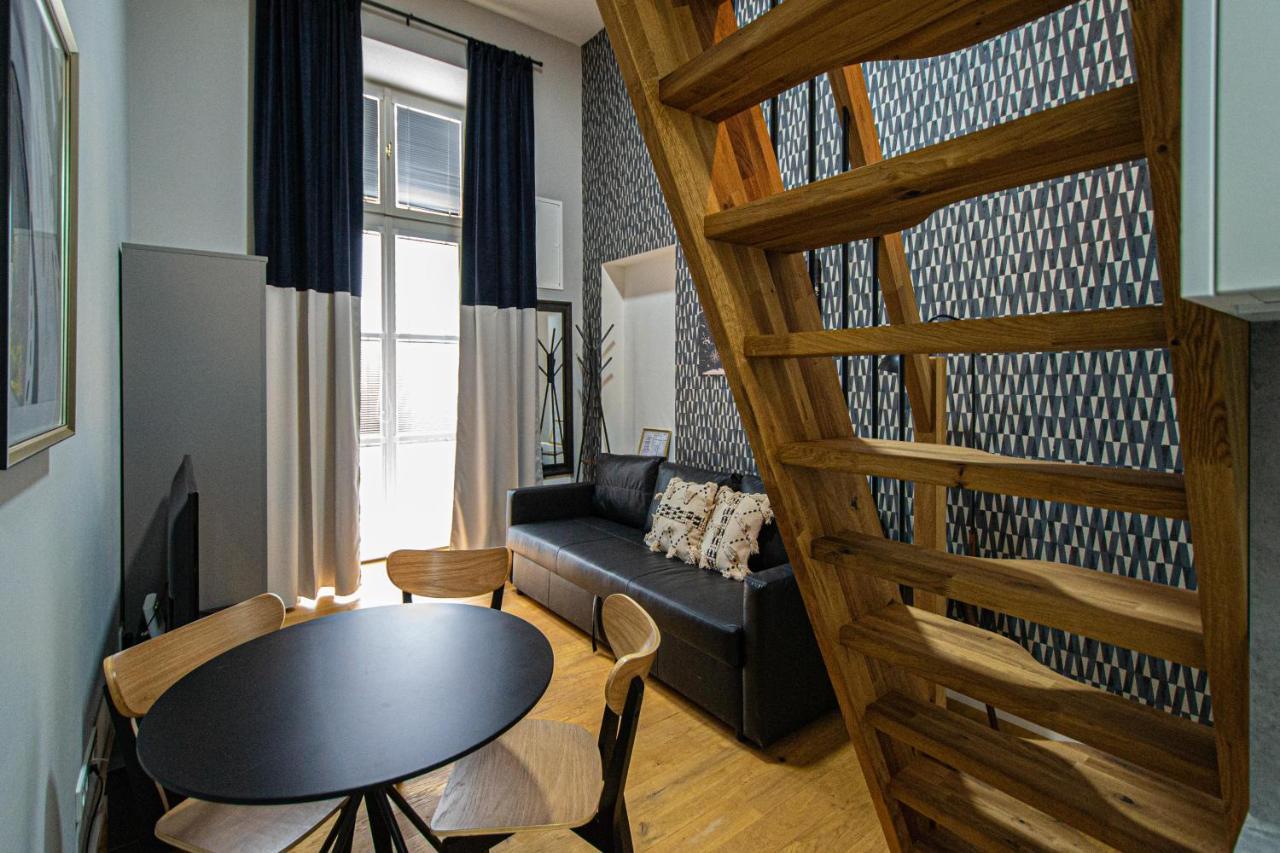 Main Train Station Apartment Close To The The Main Square! Прага Экстерьер фото